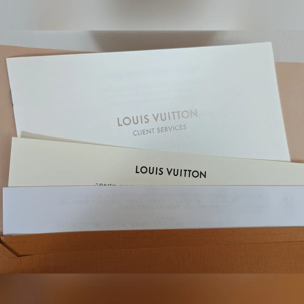 Louis Vuitton original care services envelope - Picture 4 of 4